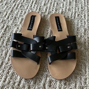 EUC Steven black slide sandals
